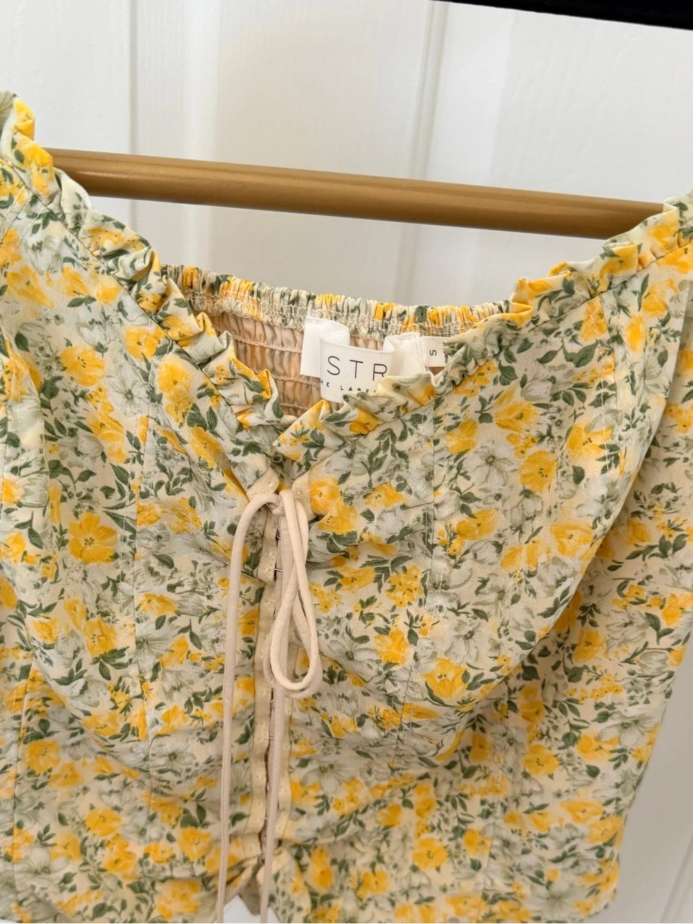 ASTR Floral Puff-Sleeve Tie-Front Crop Top - Yellow